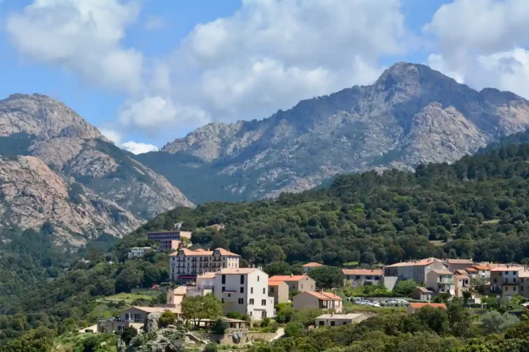 Actualités corse : où s&rsquo;informer et quels sujets suivre