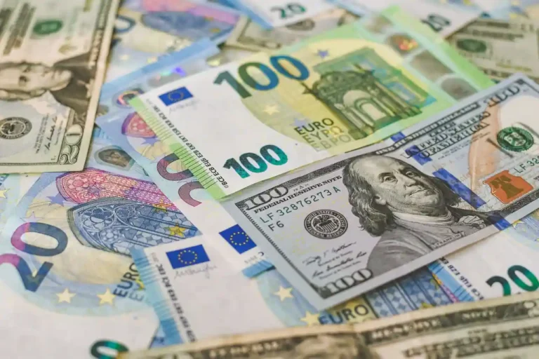 Conversion USD : pourquoi le taux payé n&rsquo;est jamais celui affiché