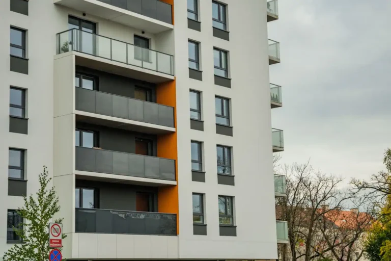 Gestion locative : tout gérer soi-même ou déléguer son bien